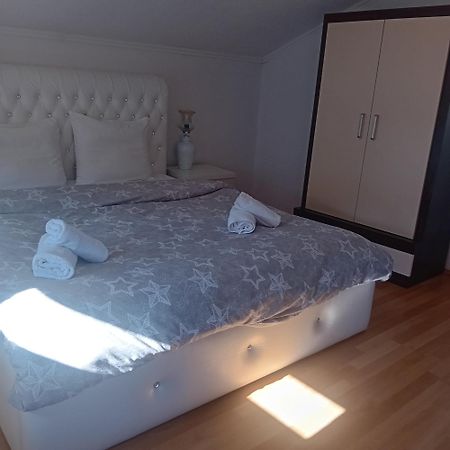 Gogo Apartments โอครีด ภายนอก รูปภาพ