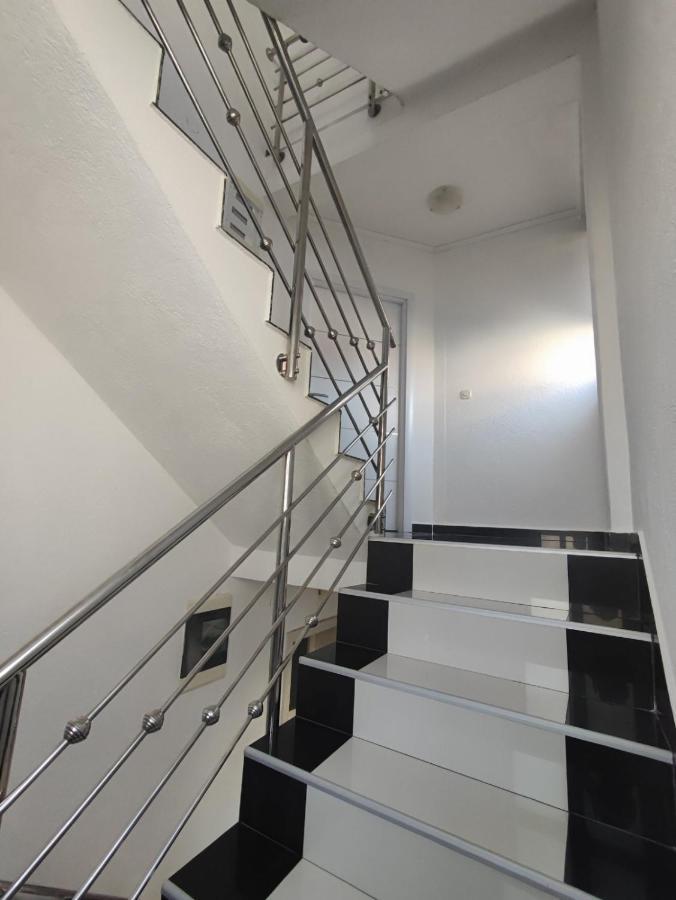 Gogo Apartments โอครีด ภายนอก รูปภาพ