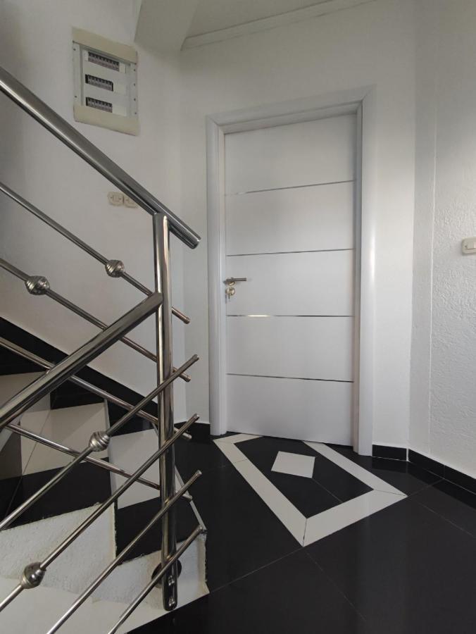 Gogo Apartments โอครีด ภายนอก รูปภาพ