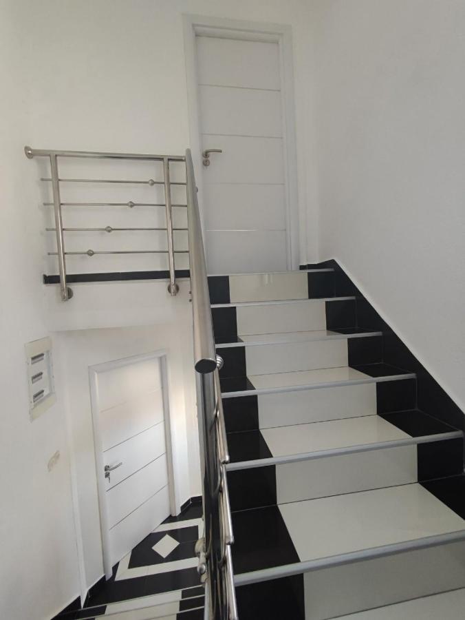 Gogo Apartments โอครีด ภายนอก รูปภาพ
