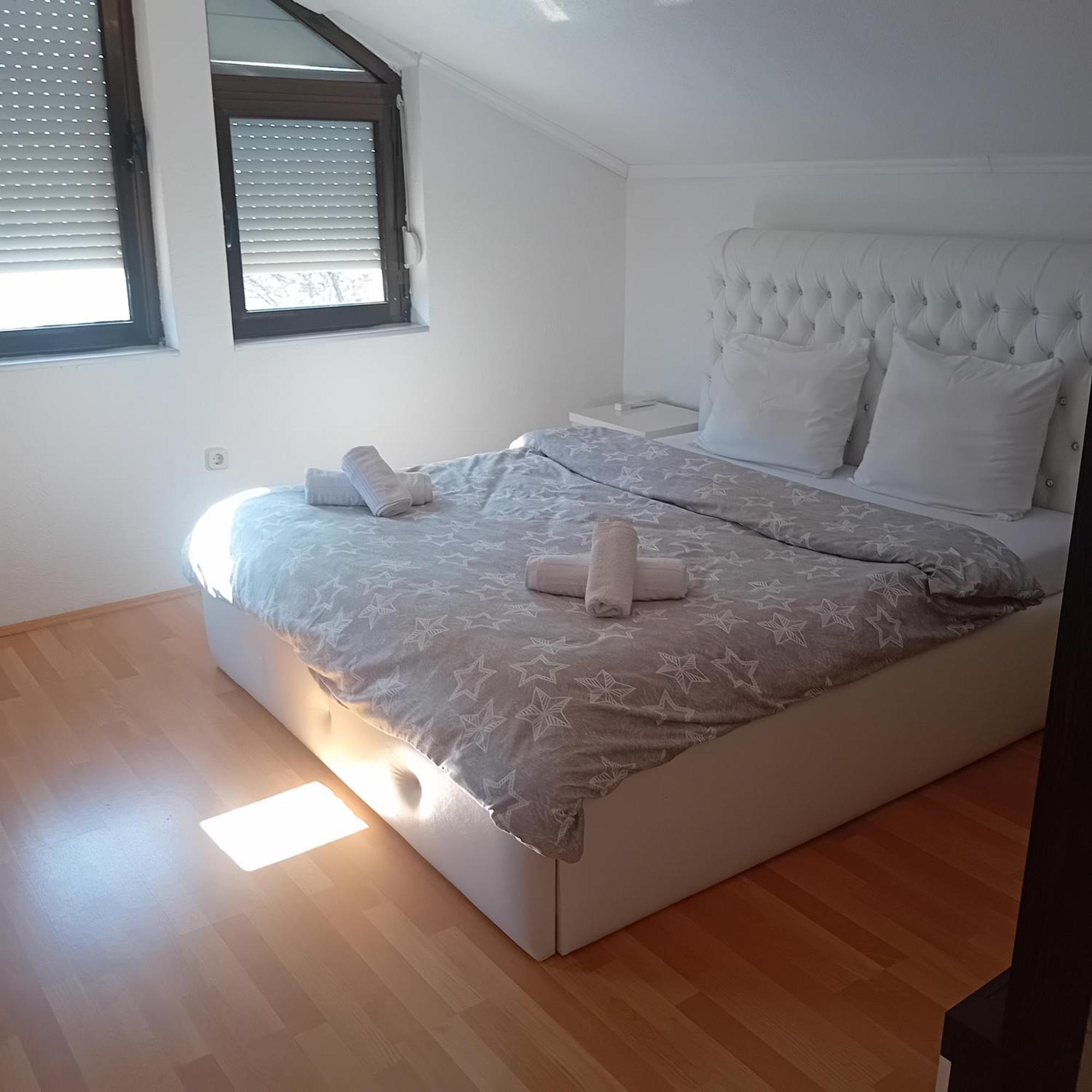 Gogo Apartments โอครีด ภายนอก รูปภาพ